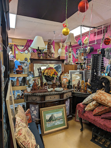 Jd's Boutique & Thrift - Thumbnail