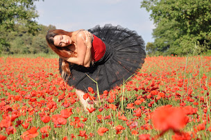 Photo n°4 de Lunae Filia Tutus Etcetera à Mirabeau (Magasin d'articles de danse)