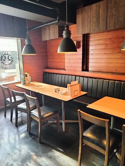 カジュアル肉酒場 DaRuMa(ダルマ)