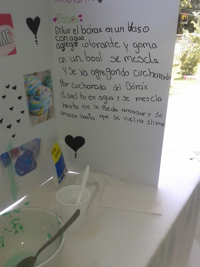 Photos of Port&oacute;n de Naranjo School