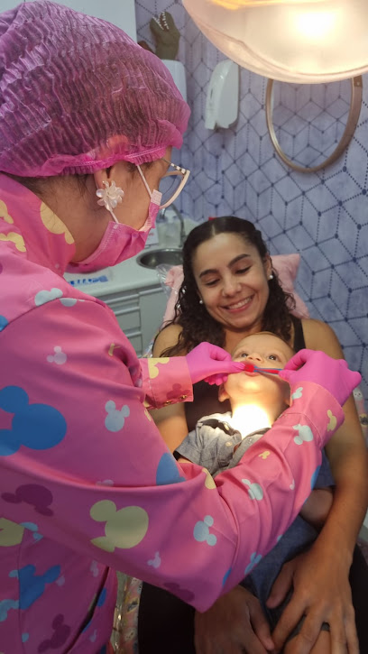 Dra Rhayany Lindenblatt- Odontopediatra e Frenectomia Rj