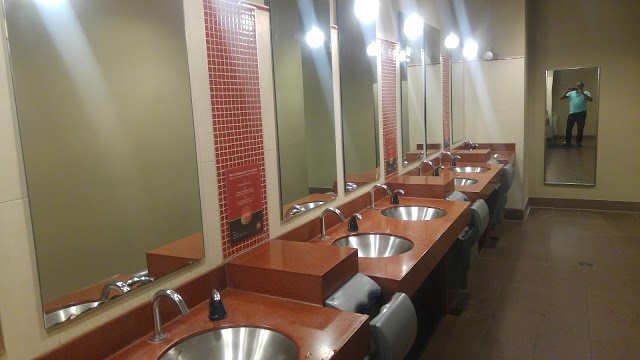 AMC Fountains 18