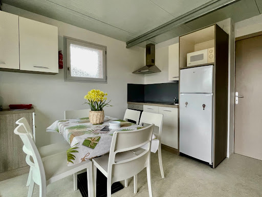 Photo de Domaine Les Tournesols - Chalets à Louer en Périgord à Coux-et-Bigaroque (24220)