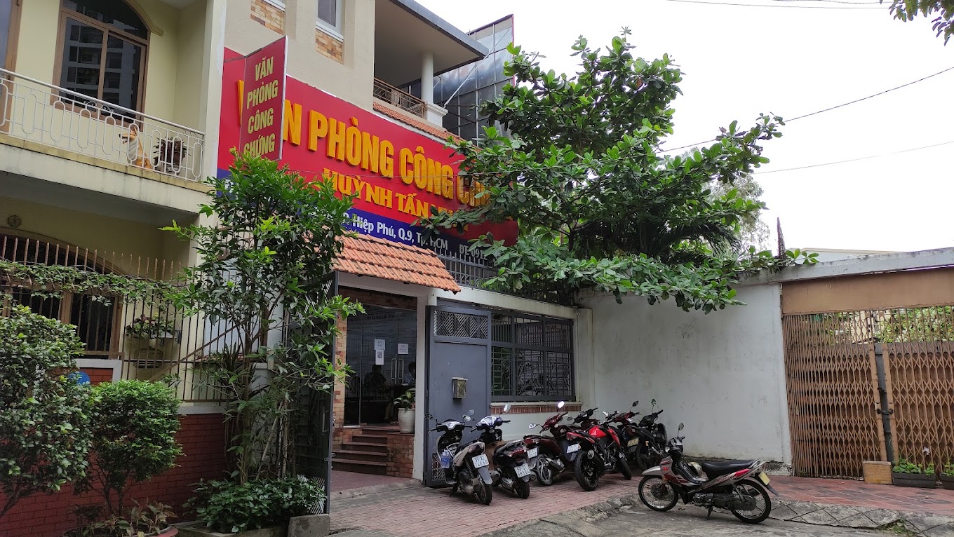 van-phong-cong-chung-huynh-tan-nhat 