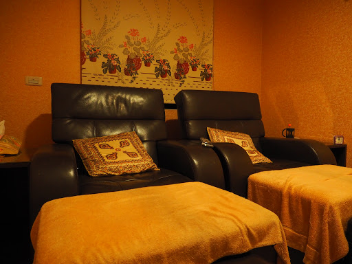 皇朝足體養生會館評價、價格、網友推薦資訊 - 專業按摩與舒緩體驗