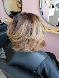 Photo n°28 de MLC Coiffure à Dunkerque (Salon de coiffure)