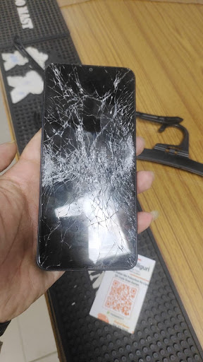Screen Replacement With Warranty Available iPoint Siliguri post image
