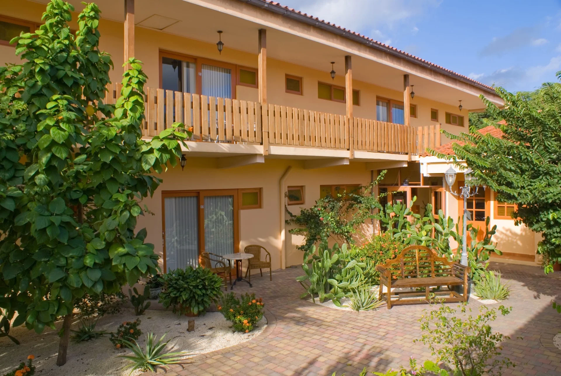 Camacuri Residence & Apartments