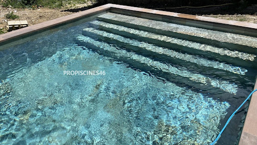 Photo de Pro Piscine 46 SARL à Montcuq (46800)
