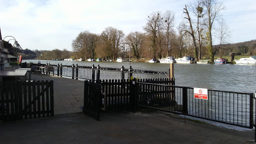 Pangbourne - Visual