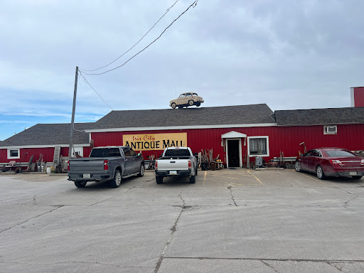 Iris City Antique Mall Gallery - United States