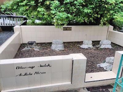 Photos of Komplek Makam Sunan Dhalem