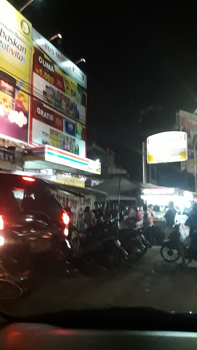 Photos of Indomaret Tugu Juang