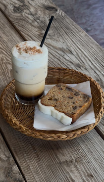 Ollie's Market & Deli by null