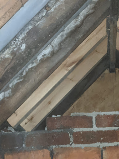 Les Perry Roofing Contractors Limited Logo