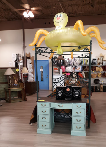 Serenity Pointe Thrift Store - Thumbnail