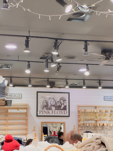 Brandy Melville - Weyburn Avenue - Thumbnail
