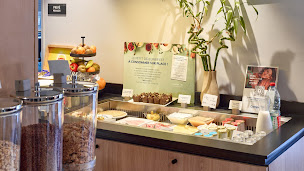 Photo n°37 de Campanile PRIME - Paris 15 Tour Eiffel à Paris (Restaurant servant le petit-déjeuner)