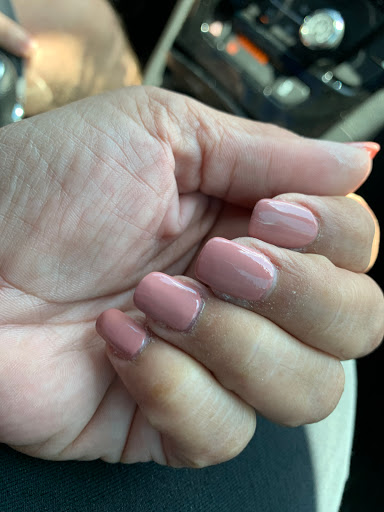 Leon's Nails - Visual
