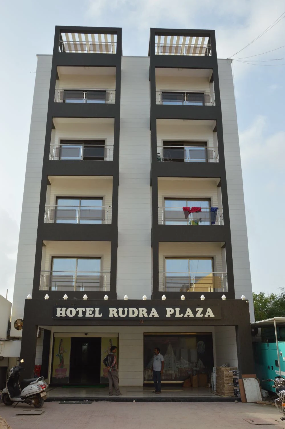 Hotel Rudra Plaza
