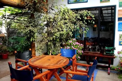 Photos of La Pic&aacute; de la Flora