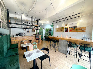 Photo n°1 de L'Atelier - Bar à Tartare à Saint-Pierre (Restaurant)