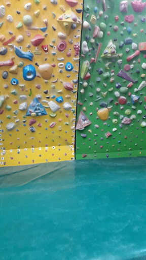 Palestra SM Strocchi Arrampicata Sportiva - Thumbnail
