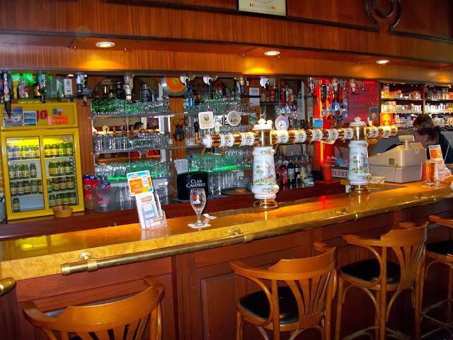 Le Dôme Café