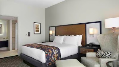 Photos of DoubleTree by Hilton Hotel Cedar Rapids Convention Complex