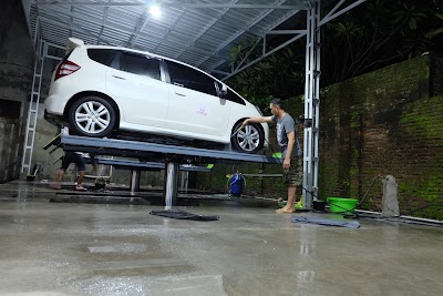 Photos of Wash Up ( Where Auto and Food Lovers Meet)