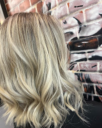 Photo n°18 de L'édition Limitée By Adeline à Abbeville (Salon de coiffure)