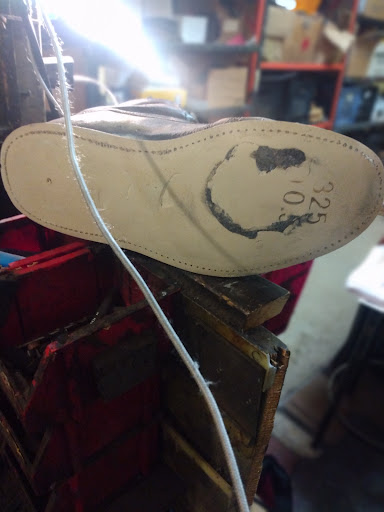 Express Shoes LLC/Shoe Repair - Thumbnail