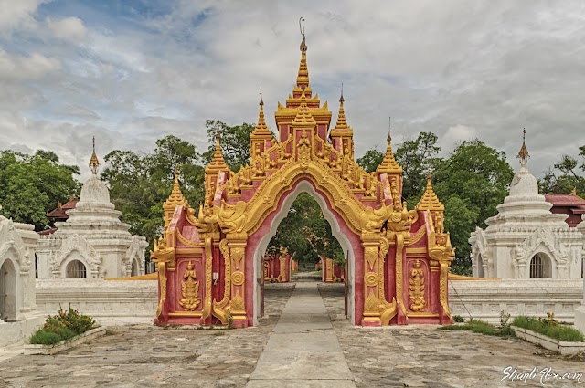 Kuthodaw Pagoda