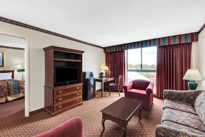 Photos of Days Hotel Boston-Harvard Fenway