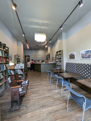 Iris Book Cafe - Visual