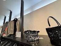 よしなか洋品店