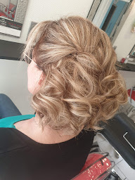 Photo n°8 de Les créations de Laura à Épaignes (Salon de coiffure)