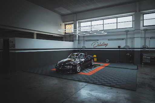 Nomad Customs - Visual