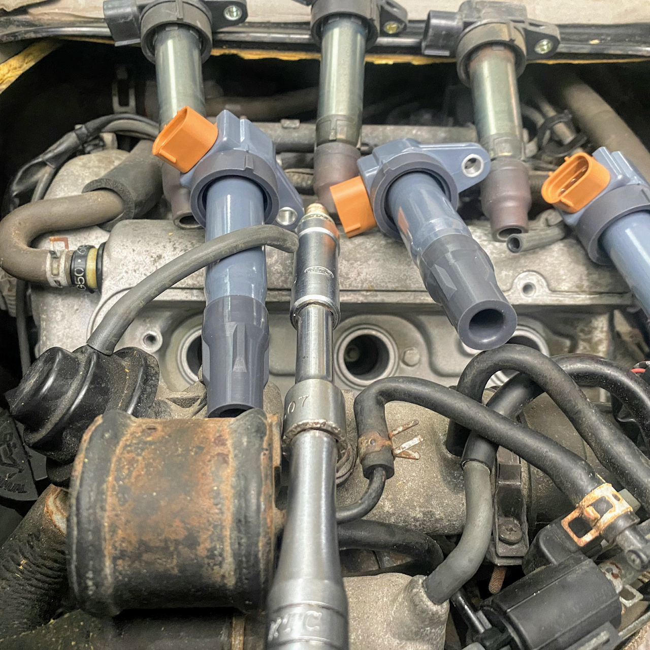 J S Auto 車検 修理 オイル交換 カーエアコン クーラーガス ラジエター 中古車 北谷町 沖縄市 自動車修理業