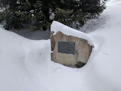 Photos of Memorial Al'pinistov