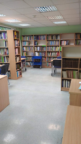 Opinie o Biblioteka Nauk Społecznych. Oddział Specjalistyczny Biblioteki Uniwersytetu Śląskiego w Katowice - Biblioteka