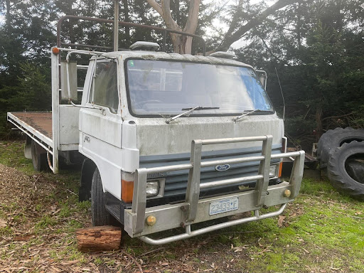 Truck Wreckers SA
