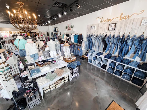 Bella Lucca Boutique - Thumbnail
