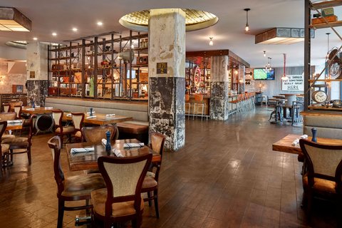 Renaissance New Orleans Arts Warehouse District Hotel by null