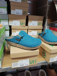 Photo n°27 de Pointure Plus - St Seurin sur l'isle à Saint-Seurin-sur-l'Isle (Magasin de chaussures)