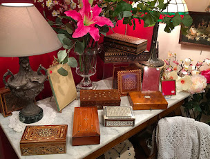 Photo n°18 de Galerie du Pontias, Antiquités et brocante et restauration d'objets anciens à Nyons à Nyons (Atelier de réparation de meubles)