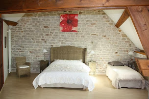 Photo n°2 de Chambres d'hôtes Le Reflet des Vignes à Comblanchien Cote d'Or à Comblanchien (Chambre d'hôtes)