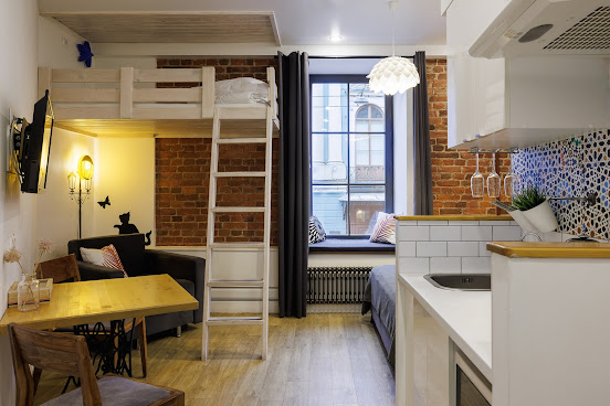 Kaleidoscope on Italyanskaya by null