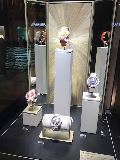 Photos of Van Cleef & Arpels