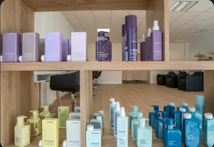 Photo n°7 de Le salon d'Amélie à Agen (Salon de coiffure)